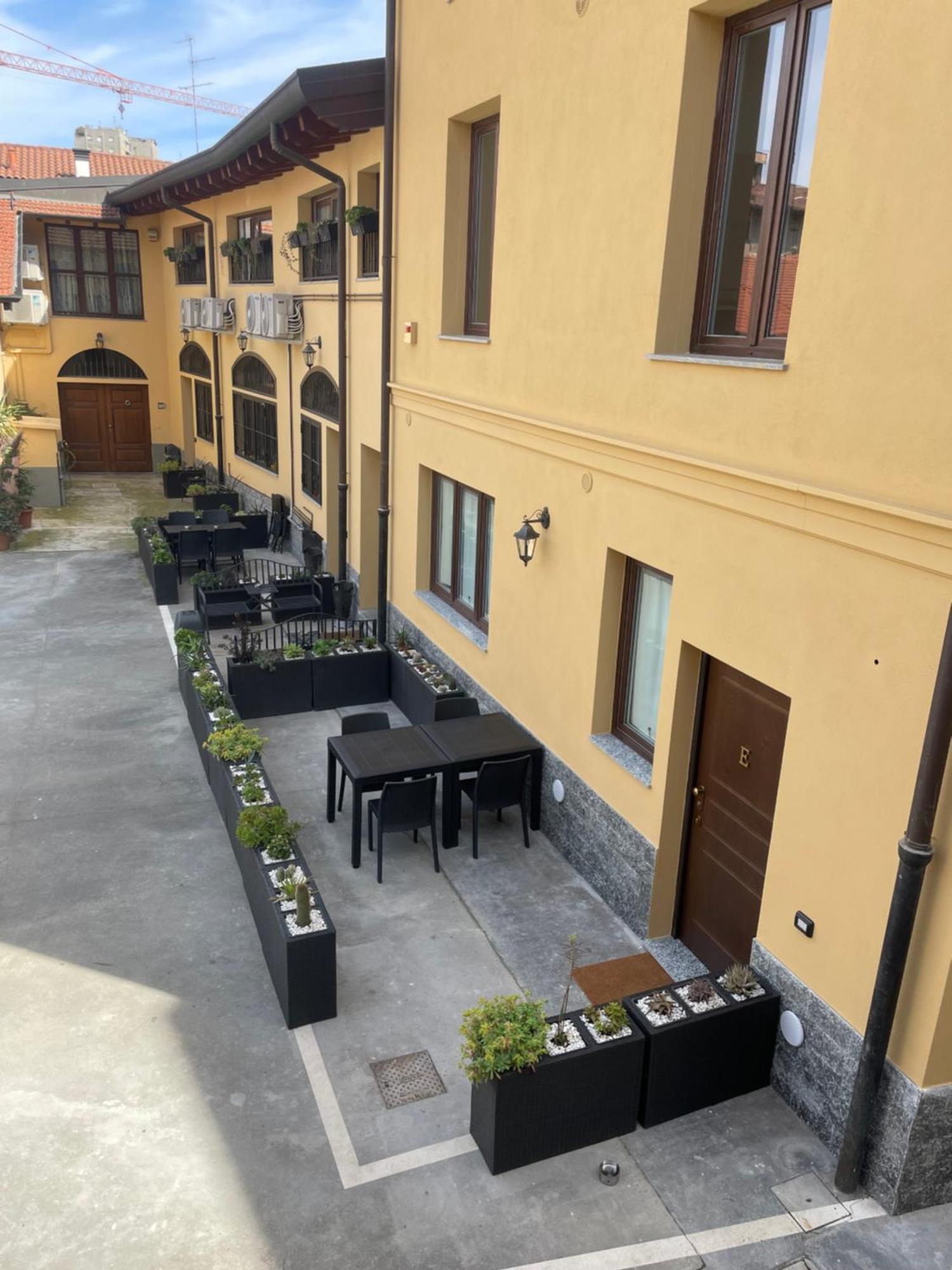 Residenze Niguarda Aparthotel Milan Bagian luar foto